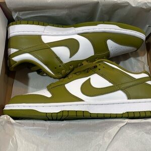 NIB NIKE DUNK LOW RETRO white/ pacific moss size 10